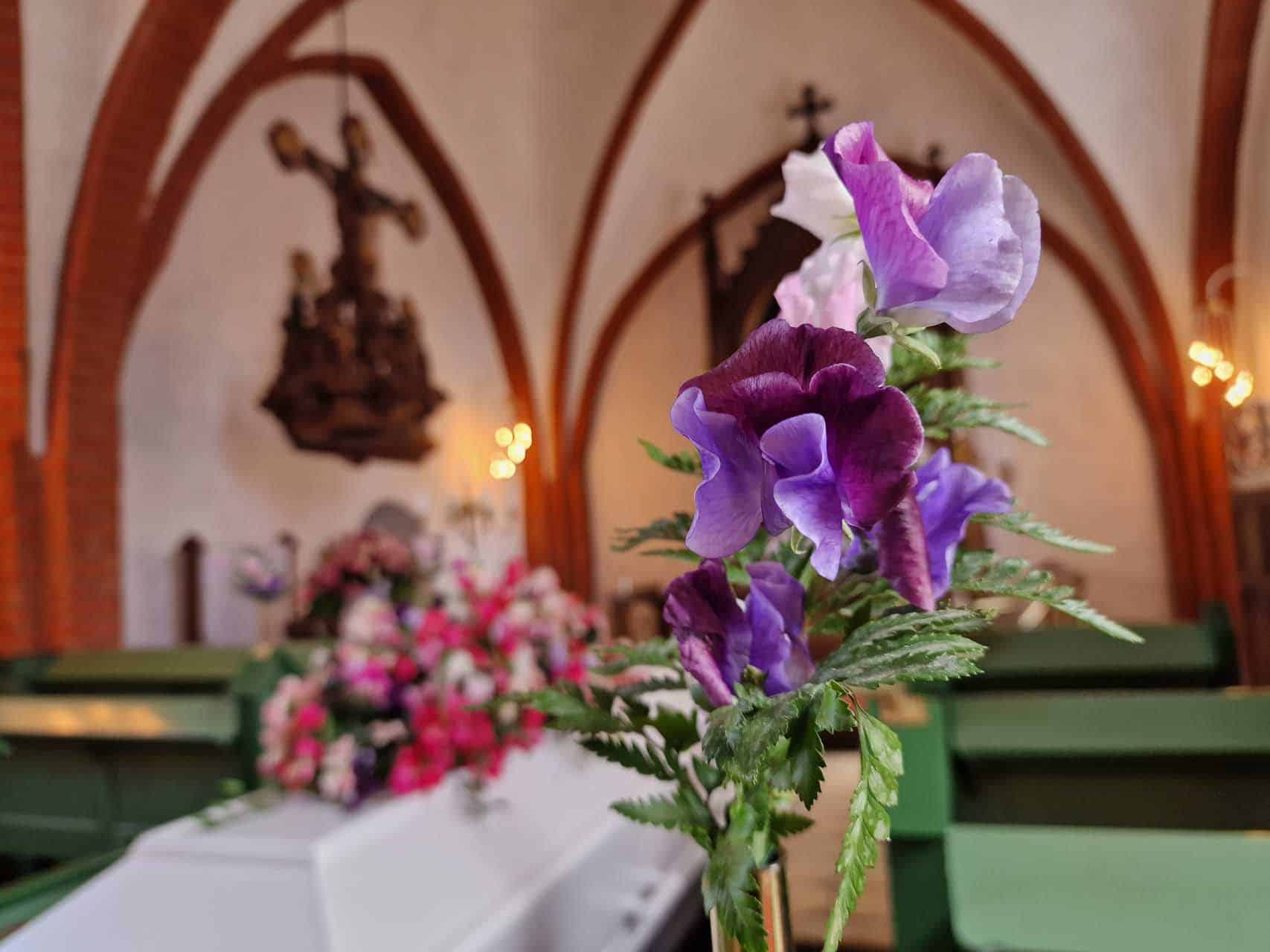 Blomster i kirke